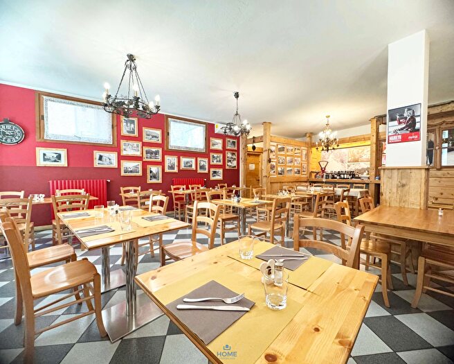 Casa con 10 locali in vendita in Via Roma, Novate Mezzola