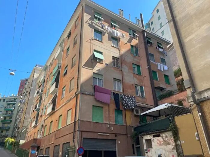 Appartamento quadrilocale in vendita in Viale alla Pineta, Genova