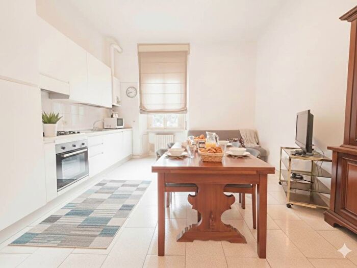 Appartamento trilocale in affitto in Via Mantova, Porta Romana Medaglie dOro, Milano