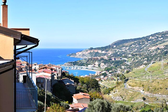 Appartamento trilocale in vendita in Corso S Benedetto, Cetraro