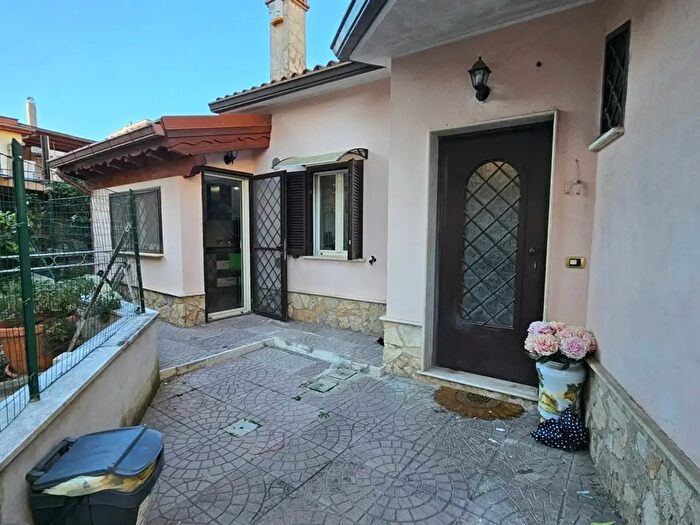 Appartamento trilocale in vendita in Via XXV Luglio, Fonte Nuova