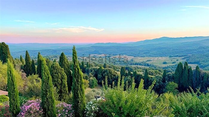 Appartamento quadrilocale in vendita in Via San Francesco, Monteverdi Marittimo