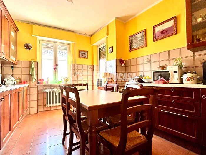 Appartamento con 5 locali in vendita in Via Fratelli Rosselli, Biella