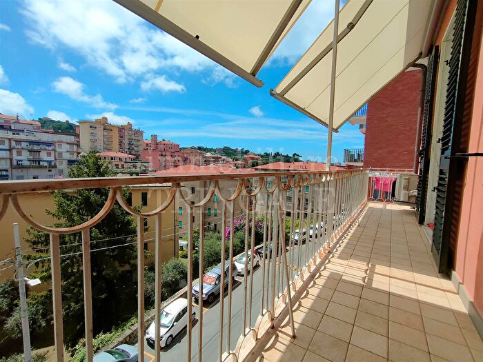 Appartamento con 5 locali in vendita in Lerici