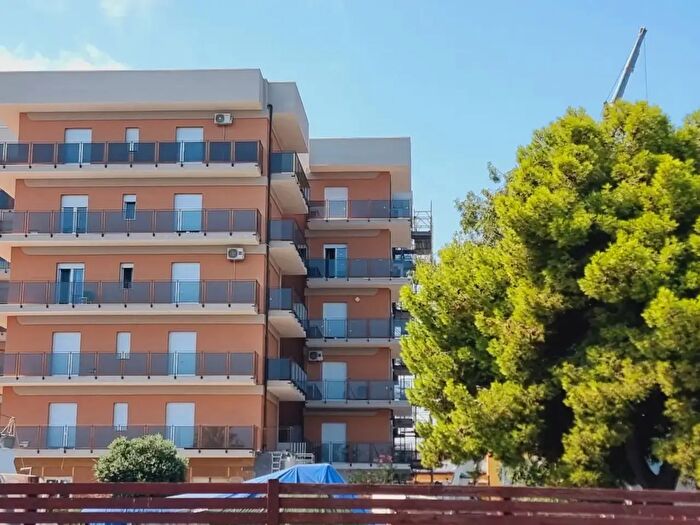 Appartamento quadrilocale in vendita in Via Acqueviole Snc, Milazzo