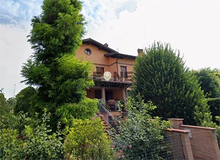 Casa con 6 locali in vendita in Castelvetro di Modena, Castelvetro Di Modena