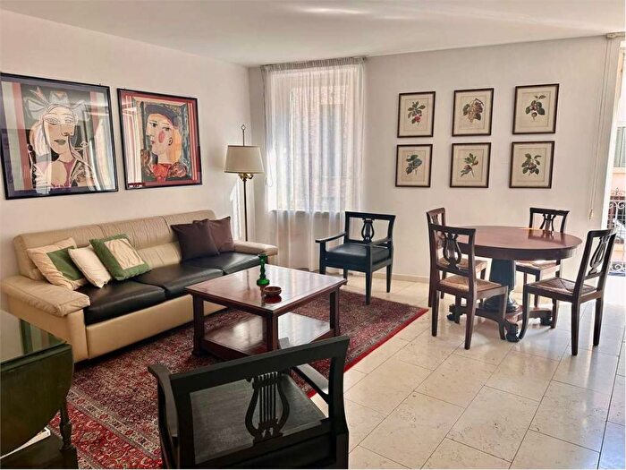 Appartamento trilocale in affitto in SANTA MARIA ROCCA MAGGIORE, Veronetta, Verona