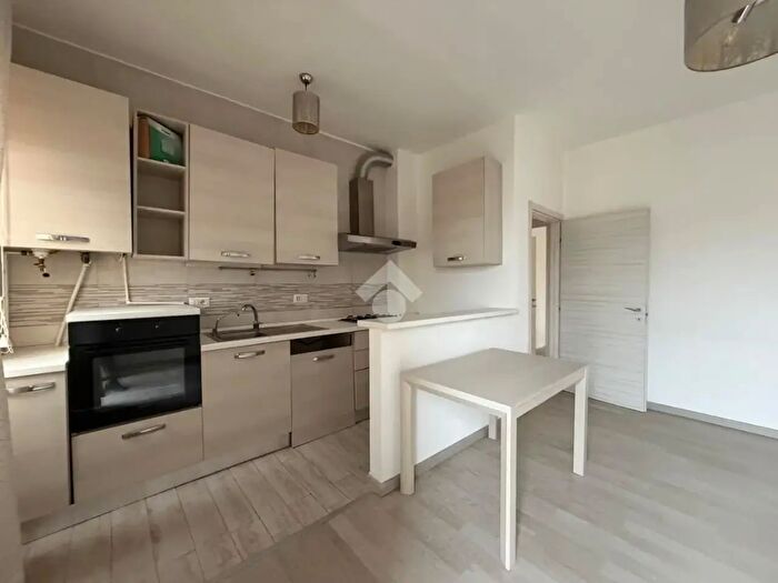 Appartamento trilocale in vendita in Via Uberto da Bussero, Bussero