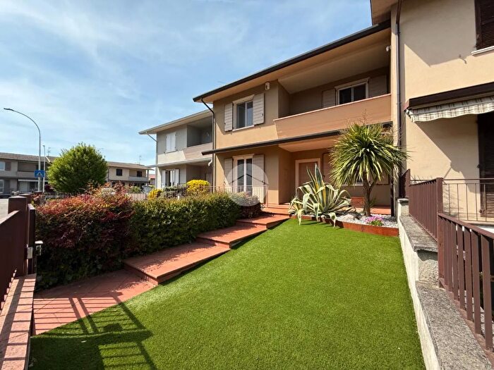 Casa quadrilocale in vendita in Via Divisione Acqui, Poncarale