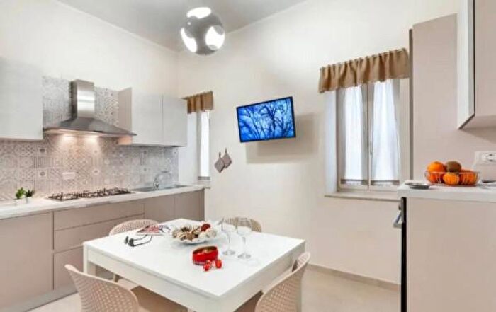 Appartamento bilocale in vendita in Via Claudio Maria Arezzo, Siracusa