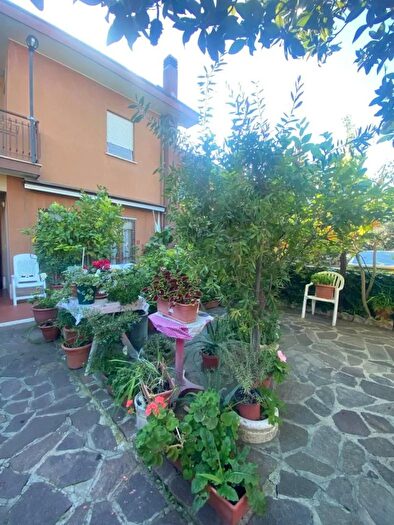 Casa quadrilocale in vendita in Via Anzio Albano Laziale, Albano Laziale