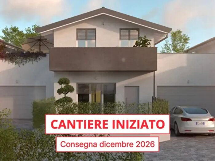 Casa quadrilocale in vendita in Via Arturo Toscanini, Guanzate