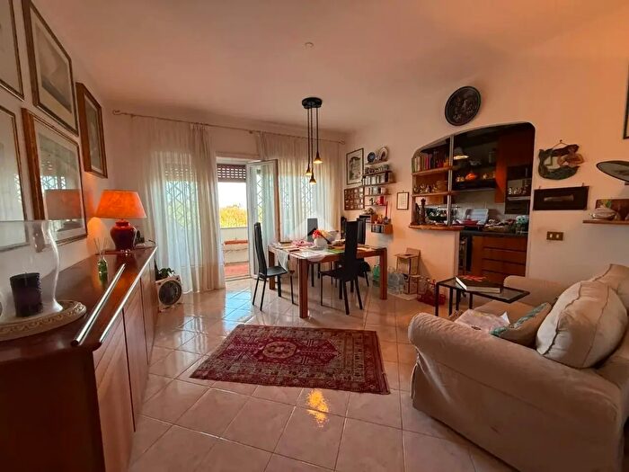 Appartamento trilocale in vendita in Via IV Novembre, Santa Marinella