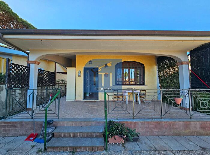 Casa trilocale in vendita in Via degli Abeti, Ardea