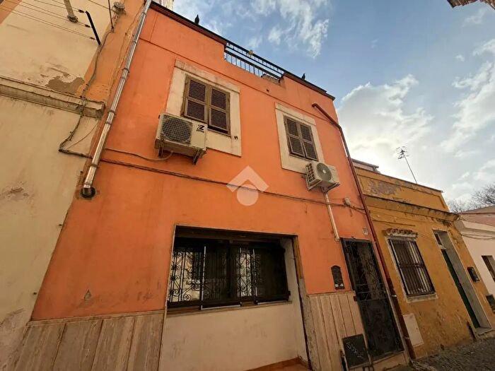 Casa con 6 locali in vendita in Via Gran Condotto, Sassari