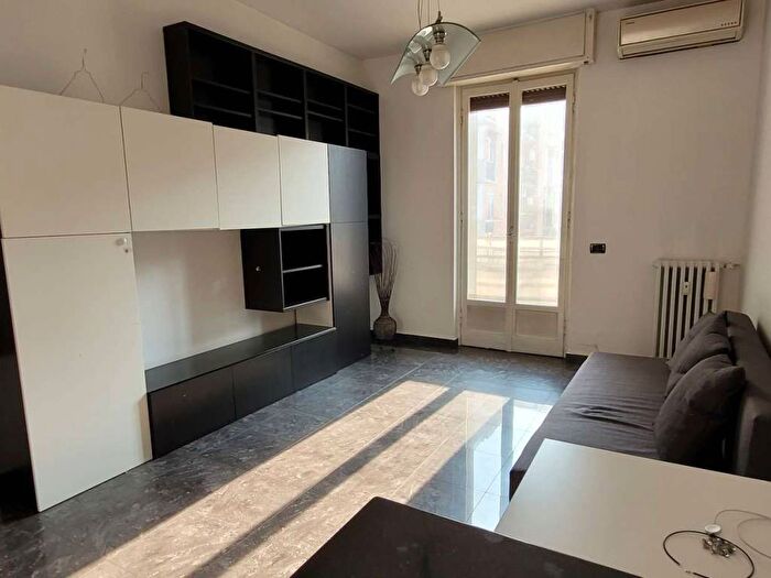 Appartamento bilocale in affitto in via Dei tulipani, Giambellino, Milano