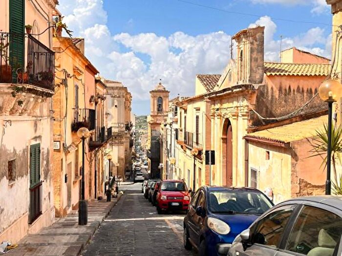 Casa trilocale in vendita in Via Fratelli Ragusa bis, Noto