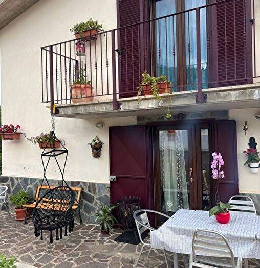 Casa quadrilocale in affitto in Frazione Figliola, Crognaleto