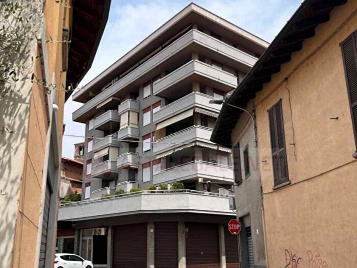 Appartamento con 5 locali in vendita in Via Gerolamo Dolci, Centro, Somma Lombardo