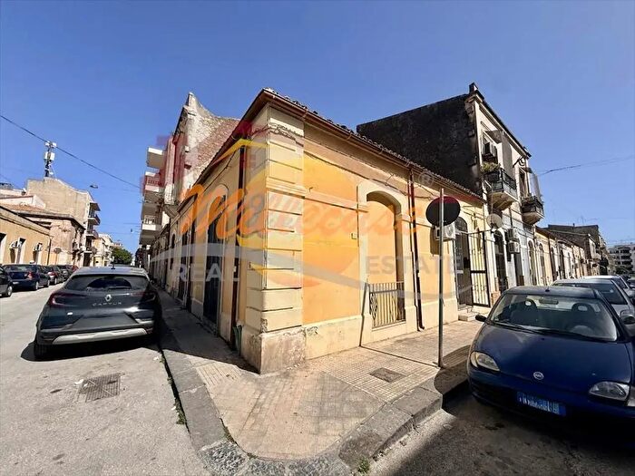Casa trilocale in vendita in Via Agrigento, Siracusa