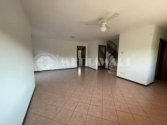 Casa con 7 locali in vendita in Sequals