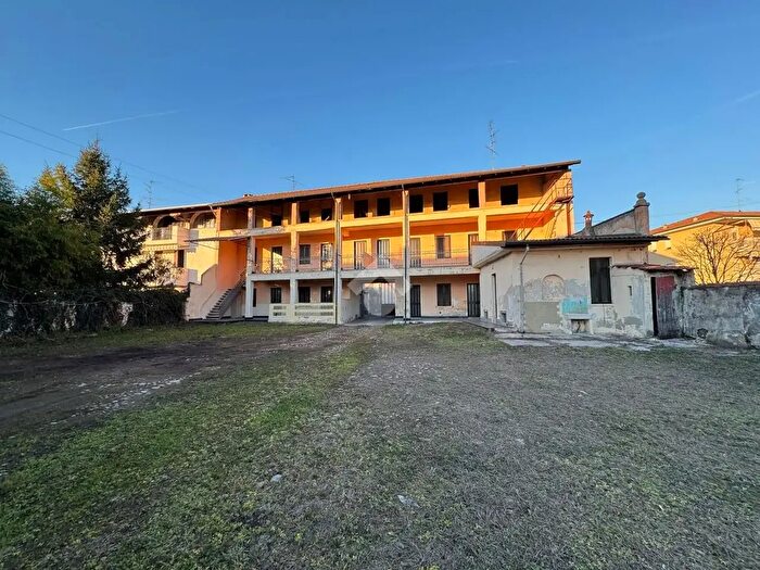 Casa trilocale in vendita in Via Pietro Mascagni, Bellinzago Novarese