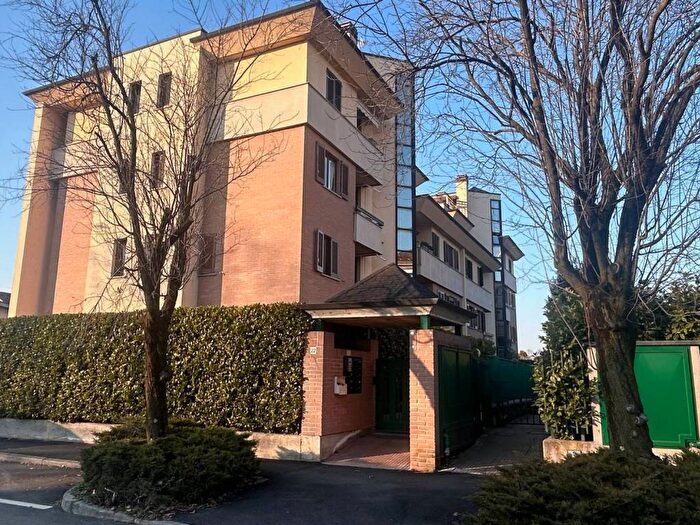 Appartamento bilocale in affitto in Via Privata Schiatti, Vedano al Lambro