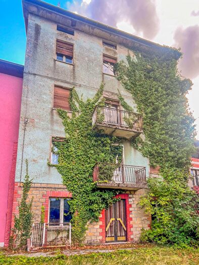 Casa con 8 locali in vendita in Via Barazzone, Casina