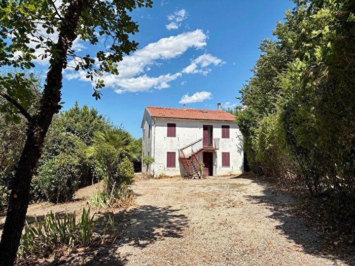 Casa con 7 locali in vendita in Via Boccafosca, Belvedere Ostrense