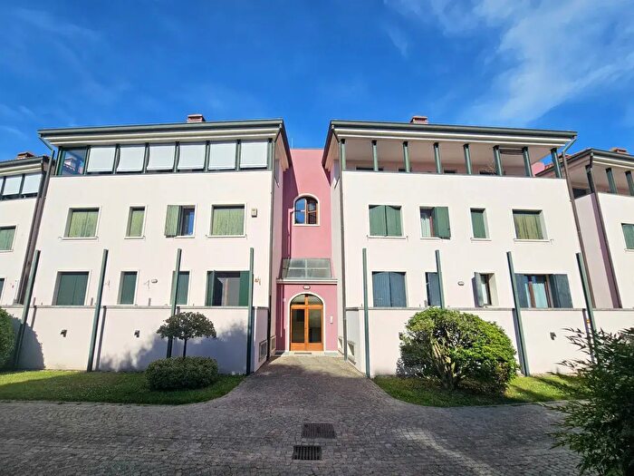 Appartamento trilocale in vendita in Via Santo Stefano, Este