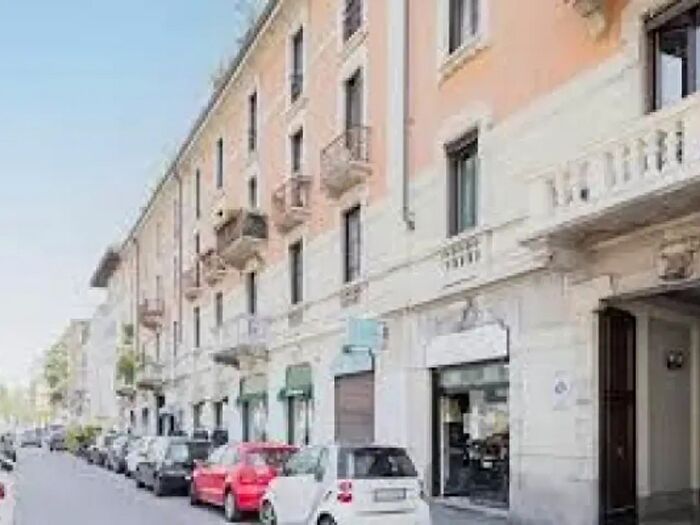 Appartamento con 6 locali in vendita in Via della Commenda, Milano