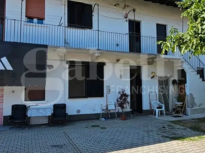 Appartamento bilocale in vendita in Via Nino Bixio, Inveruno