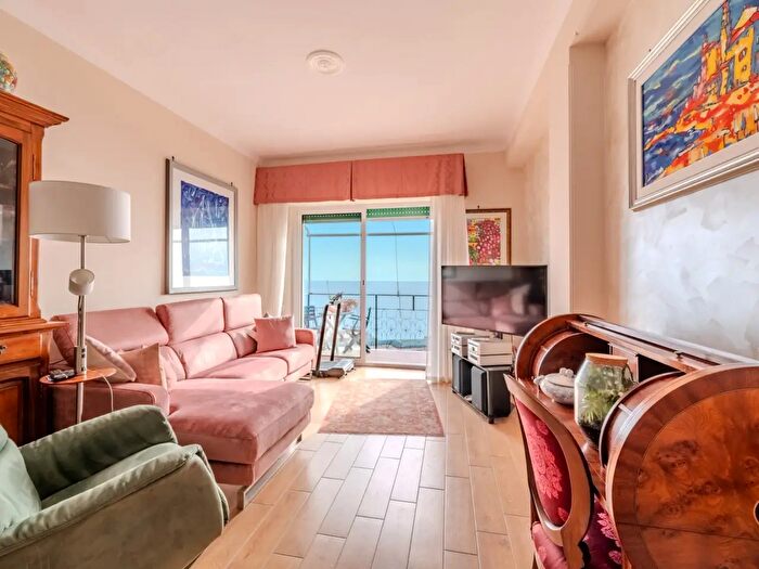 Appartamento con 6 locali in vendita in Via Fratelli Ferrari, Bogliasco