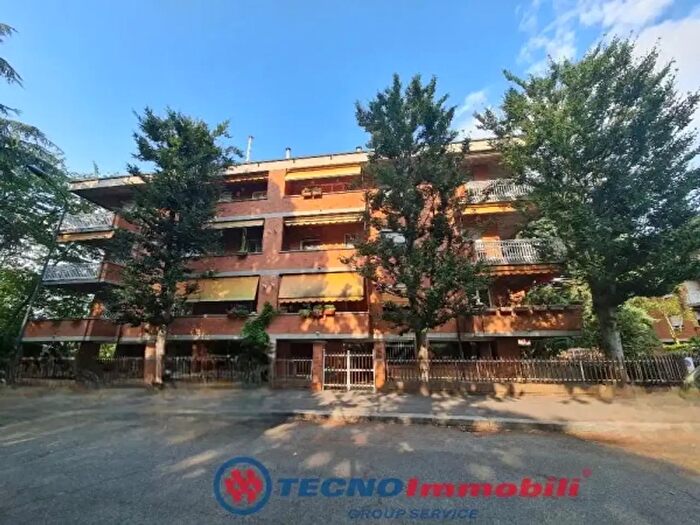 Appartamento con 6 locali in vendita in Via Servais, Torino