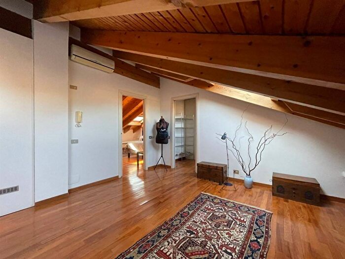 Appartamento quadrilocale in affitto in Via Vincenzo Civerchio, Zara, Milano