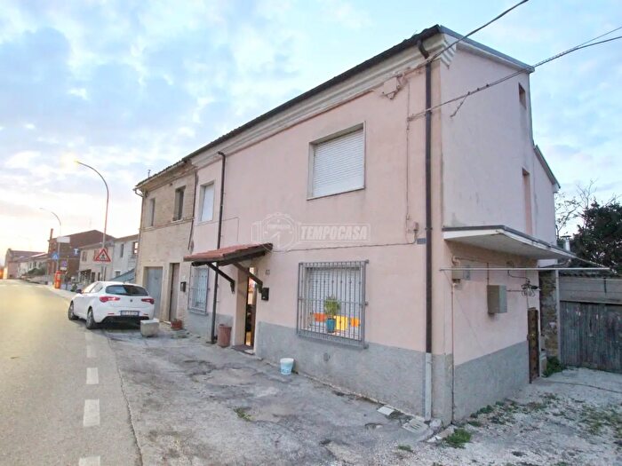 Casa quadrilocale in vendita in Via Monti, Santa Maria Nuova