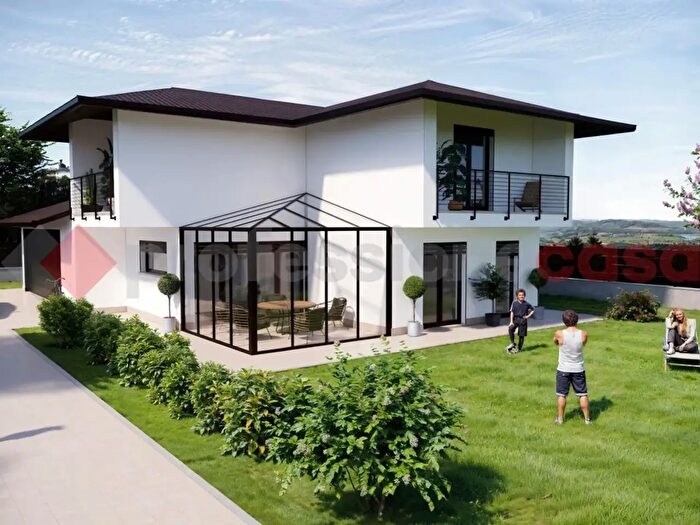 Casa con 6 locali in vendita in Via Monte Ghinivert Snc, Pinerolo