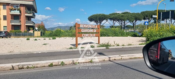 Appartamento bilocale in vendita in Via Staffolo, Roma