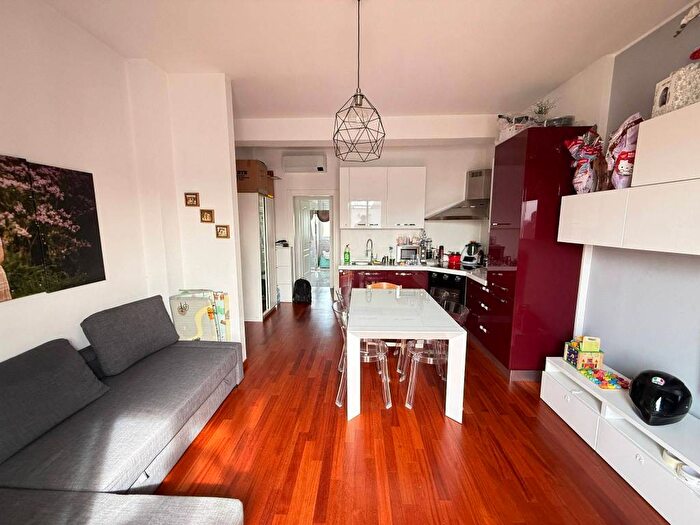 Appartamento trilocale in affitto in Viale Pisa, Piazzale Siena, Milano