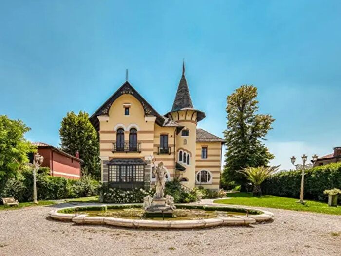 Casa con 6 locali in vendita in Via Riviera del Brenta a, Fiesso D'Artico