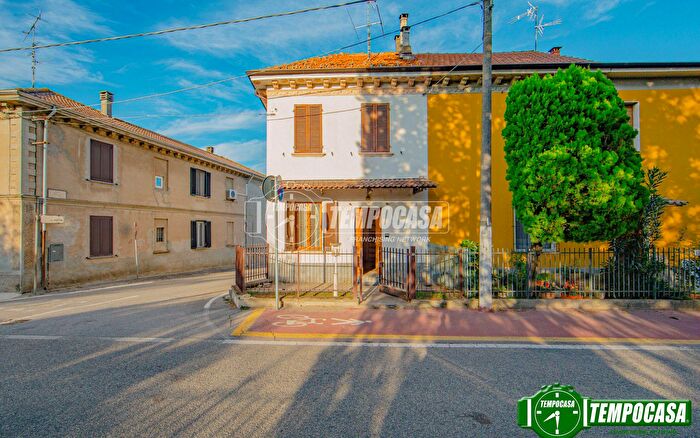 Casa trilocale in vendita in Via Enrico Fermi, Cava Manara