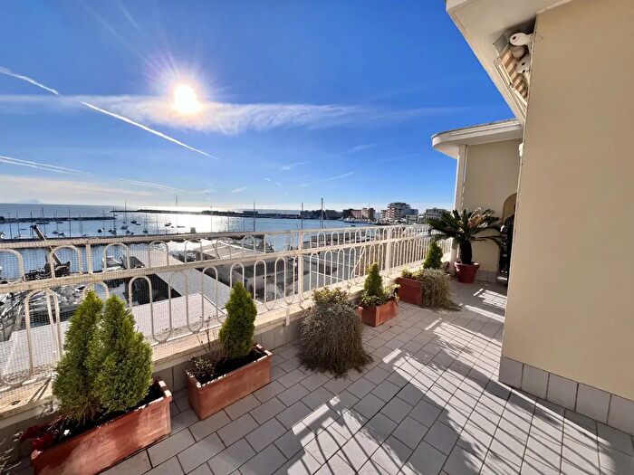 Appartamento quadrilocale in vendita in Riviera Zanardelli, Anzio