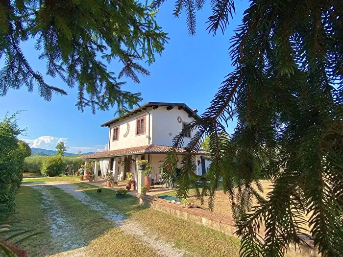 Casa trilocale in vendita in Via Grotta, Genazzano