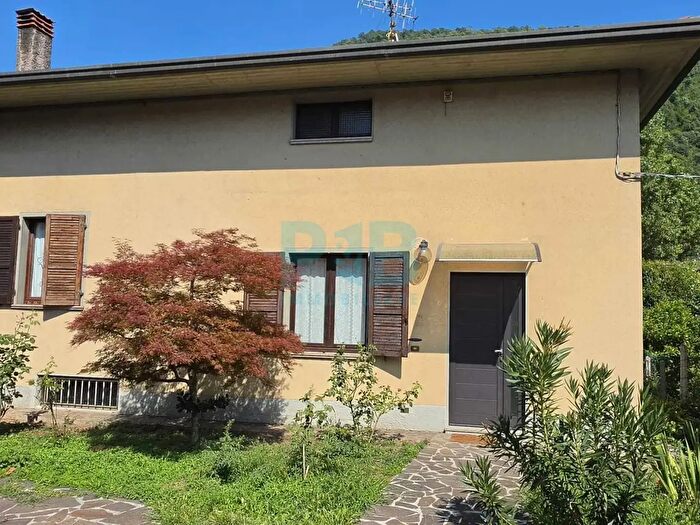 Casa trilocale in vendita in Via XXV Aprile, Villa Carcina