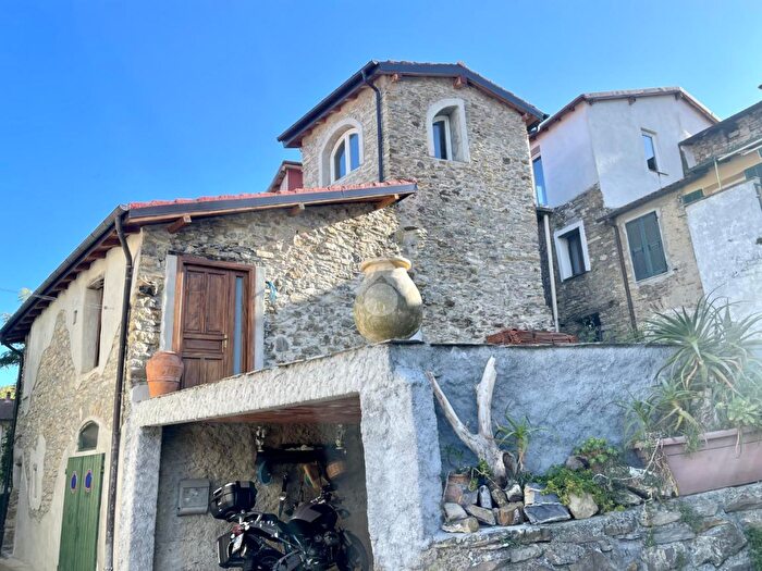 Casa bilocale in vendita in Via XXV Aprile, Borgomaro