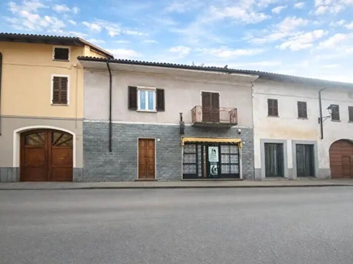 Casa quadrilocale in vendita in Via Camillo Benso di Cavour, Sommariva Del Bosco