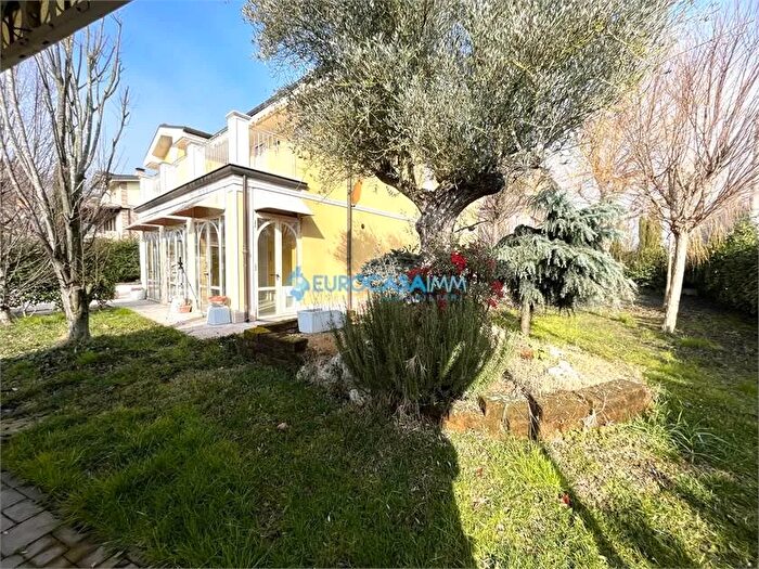 Casa con 5 locali in vendita in Via Ramazzini Carpi Mo, Carpi