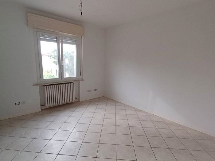 Appartamento quadrilocale in affitto in Via Piratello, Lugo