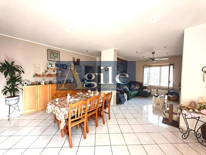 Appartamento con 5 locali in vendita in Via Ugo Foscolo, Corropoli