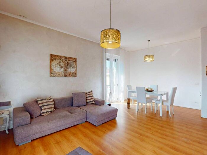 Appartamento trilocale in vendita in Via Raffaello Sanzio, Centro, Besana in Brianza